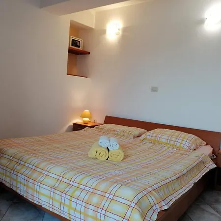 Apartment In With Terrace, Air Conditioning, Wifi, Washing Machine 4982-5 *