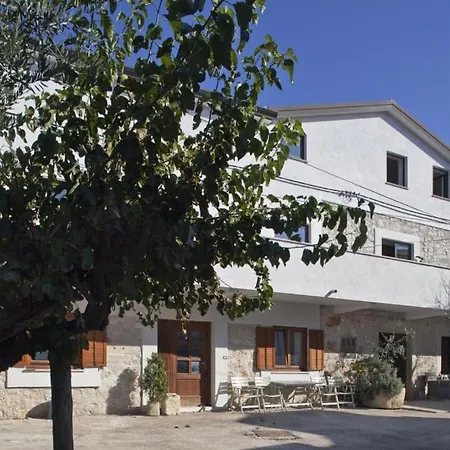 In With Terrace, Air Conditioning, Wifi, Washing Machine 4982-5 Funtana