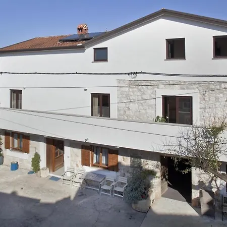 Apartment In With Terrace, Air Conditioning, Wifi, Washing Machine 4982-5 *
